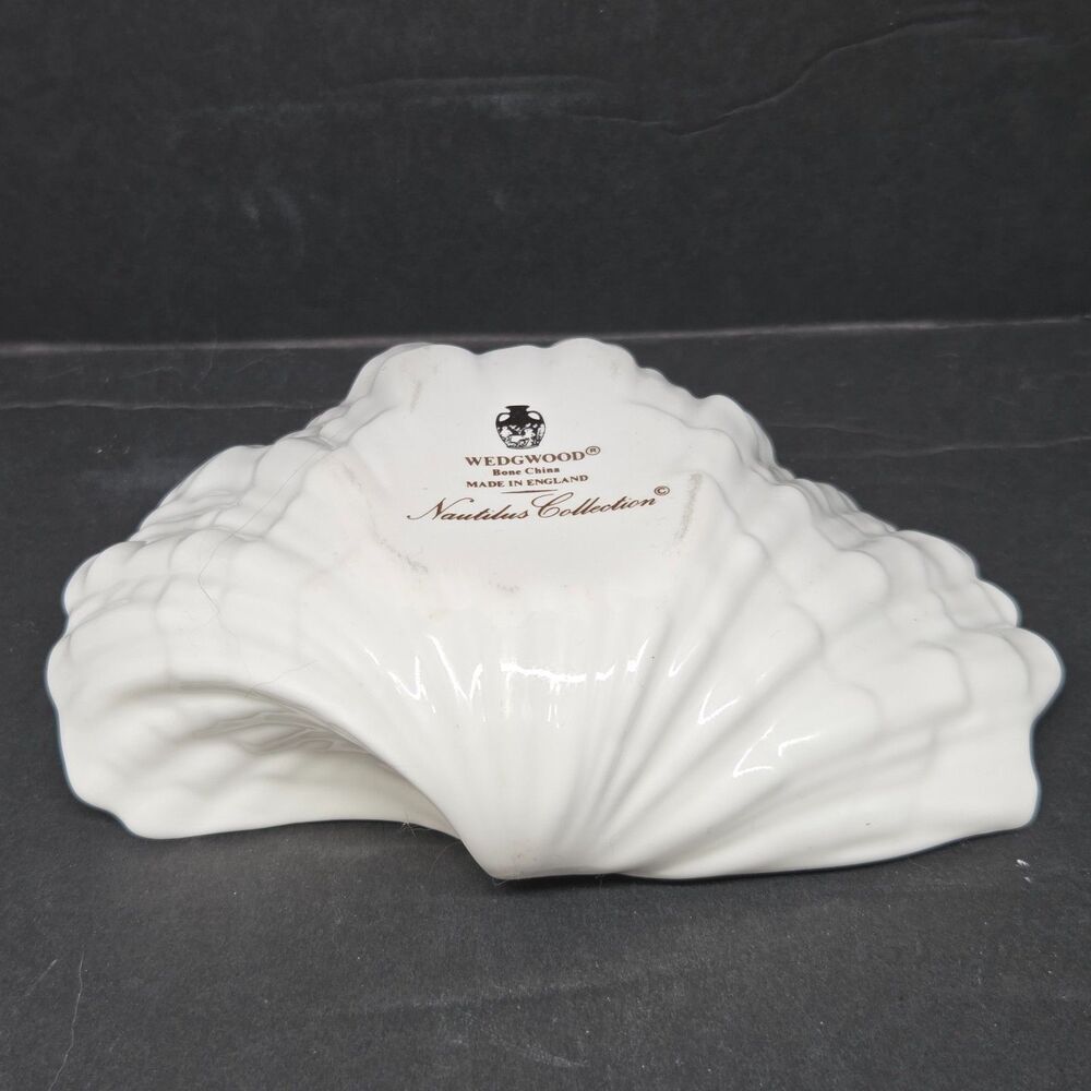 Wedgwood England Nautilus Collection White 5 3/4" Sea Shell Dish EXC - Picture 7 of 10